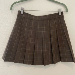 ARITZIA PLEATED SKIRT